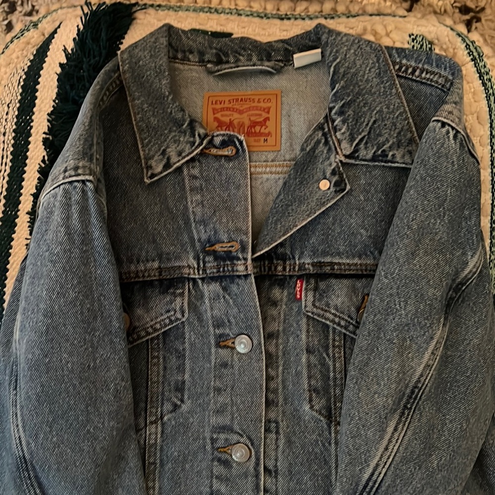 Levi’s boyfriend trucker jean jacket